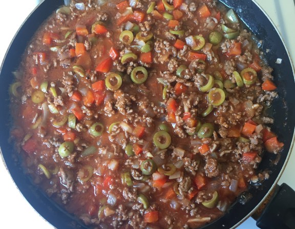 Simmering Picadilla a la Habanera